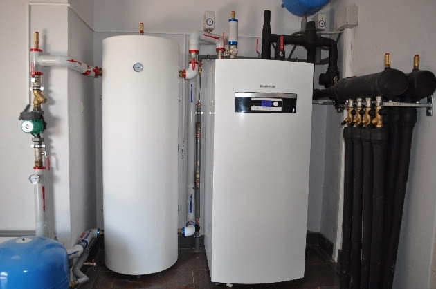 Pompa gruntowa zarówno z zasobnikiem, jak i kompaktowa to urządzenie praktycznie bezobsługowe Pompa gruntowa zarówno z zasobnikiem, jak i kompaktowa to urządzenie praktycznie bezobsługowe