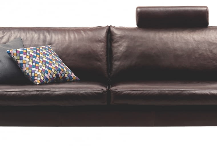 Indivi 2 Ta sofa zmienia się dla nas. Różne kształty i wymiary siedziska, różne opcje nóg i podłokietników oraz bogaty wybór tkanin i skór, pozwalają dopasować ją do każdego salonu. 15 147 zł, BoConcept Indivi 2 Ta sofa zmienia się dla nas. Różne kształty i wymiary siedziska, różne opcje nóg i podłokietników oraz bogaty wybór tkanin i skór, pozwalają dopasować ją do każdego salonu. 15 147 zł, BoConcept