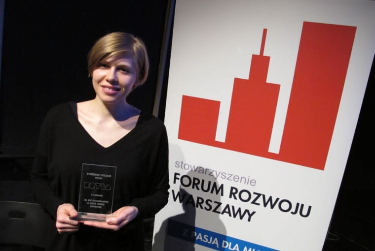 Natalia Wilczak za pracę "praktyczny mebel miejski" otrzymała I Wyróżnienie oraz Specjalne Wyróżnienie BRYŁY. konkurs na nośnik reklamy, marszałkowska