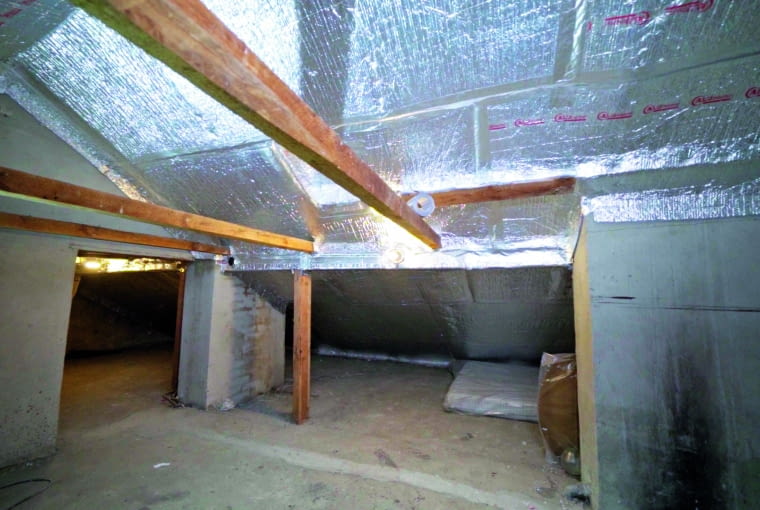 Cienki, bo o grubości zaledwie 1 cm, wieloodbiciowy system izolacji  wielowarstwowej przydaje się szczególnie podczas remontów