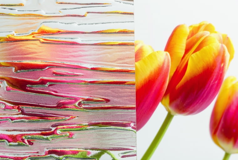 Możliwość zastosowania w oknach szyb o wyraźnie zaznaczonej strukturze zwiększa estetykę okna, a także podnosi poczucie prywatności, rozpraszając widok przez szybę