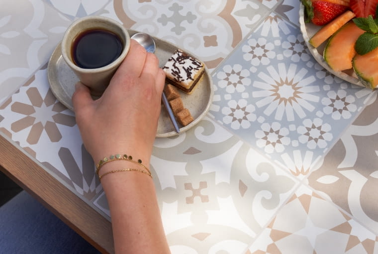 Stół z blatem ceramicznym