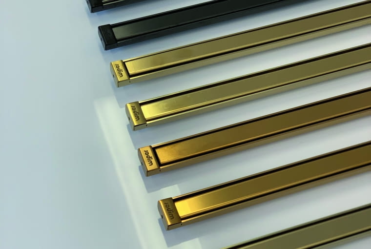 Stal, dostępna w ciekawej kolorystyce, to  jeden z najbardziej popularnych i praktycznych materiałów wykończenia odwodnienia liniowego, Intensi 316 Uno