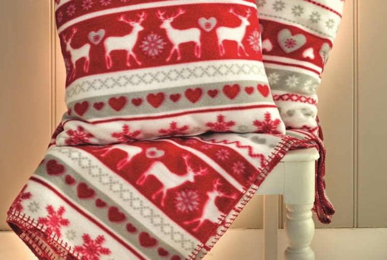 F&F Home: Poduszka 29,99 zł; Pled 29,99 zł zastawa, F&F, F&F Home, święta, boże narodzenie