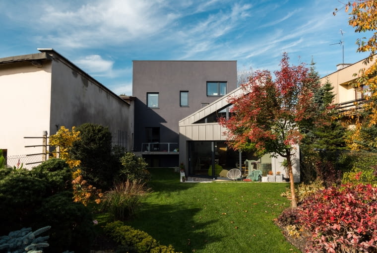 Przebudowa i rozbudowa domu kostki w Tarnowskich Górach. Proj. Inostudio