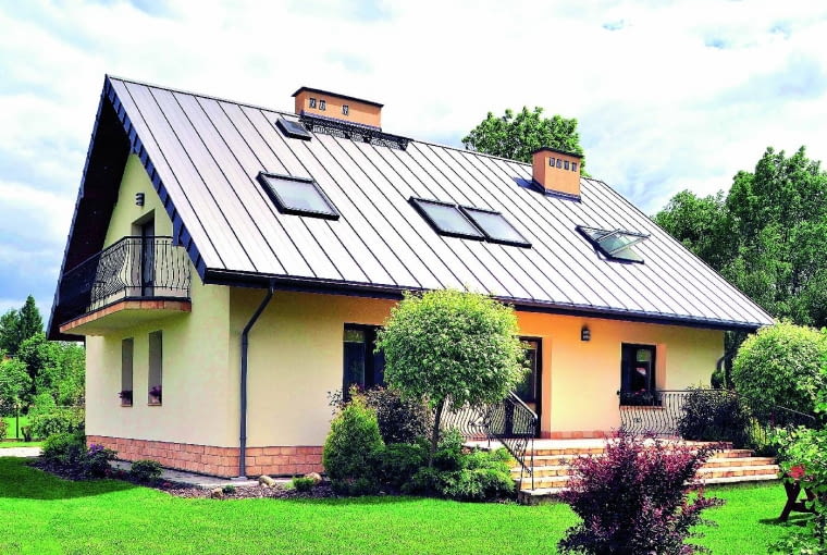 Panele z blachy na rąbek dają podobny efekt jak blacha tradycyjna Panele z blachy na rąbek dają podobny efekt jak blacha tradycyjna