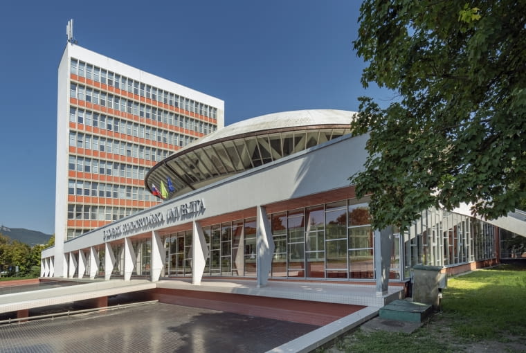 Słowacki Uniwersytet Rolniczy, Nitra (Słowacja, dawna Czechosłowacja), proj. Vladimír Dedeček, 1961–1966 Słowacki Uniwersytet Rolniczy, Nitra (Słowacja, dawna Czechosłowacja), proj. Vladimír Dedeček, 1961–1966