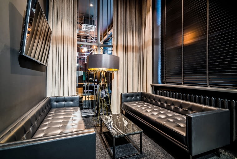 Biuro JFM Furniture. Proj. Bracia Burawscy Architekci Biuro JFM Furniture. Proj. Bracia Burawscy Architekci