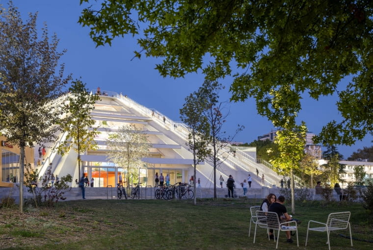 Piramida w Tiranie. Proj. MVRDV Piramida w Tiranie. Proj. MVRDV