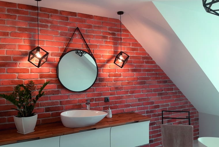 Cegła ma właściwości wygłuszające, co zwiększa komfort użytkowania łazienki Cegła ma właściwości wygłuszające, co zwiększa komfort użytkowania łazienki