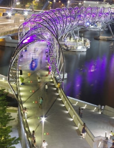 Helix Bridge - kładka dla pieszych w Singapurze nad zatoką Marina Bay. Uznana za najlepszą konstrukcję dla transportu w ramach World Architecture Festival 2010. Projekt: Cox Rayner Architects i Architects 61 konstrukcja, waf, singapur, most