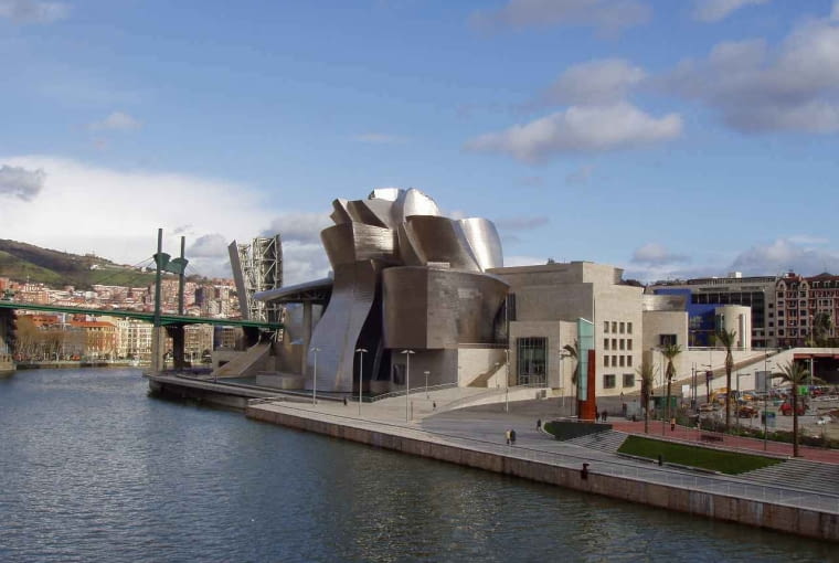 Muzeum Guggenheima architektura, top 10, hiszpania, frank gehry, bilbao, budynek