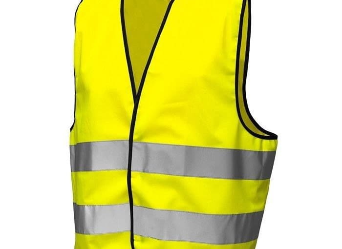 Kamizelka ostrzegawcza. Zapewnia bezpieczeństwo podczas spacerów, wycieczek rowerowych i biegania. Zapinana z przodu na rzepy. Klasa ostrzegania: 2. Materiał: 100% poliester. Cena: 9,90 zł. Dostępna w sklepach JULA