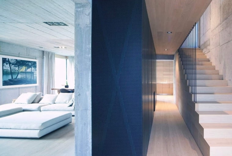 Willa Criss Cross w Lublanie. Proj. OFIS Arhitekti Willa Criss Cross w Lublanie. Proj. OFIS Arhitekti