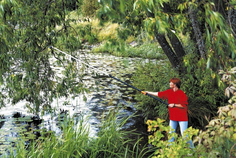 Teleskopowy sekator uniwersalny Żyrafa, ok. 450 zł, Fiskars