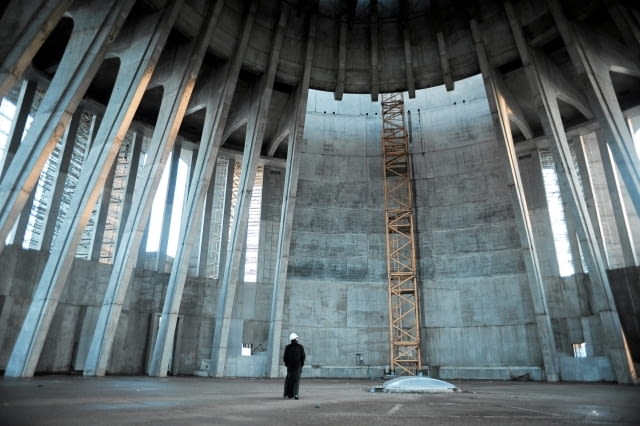 Budowa Świątyni Opatrzności 18.11.2009 WARSZAWA , WNETRZE SWIATYNI OPATRZNOSCI BOZEJ W WILANOWIE .