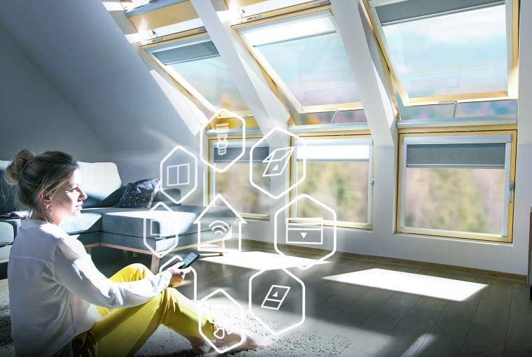 W ofercie producentów okien znajdziemy szeroki wybór modeli sterowanych elektrycznie, które idealnie integrują się z systemem smart home