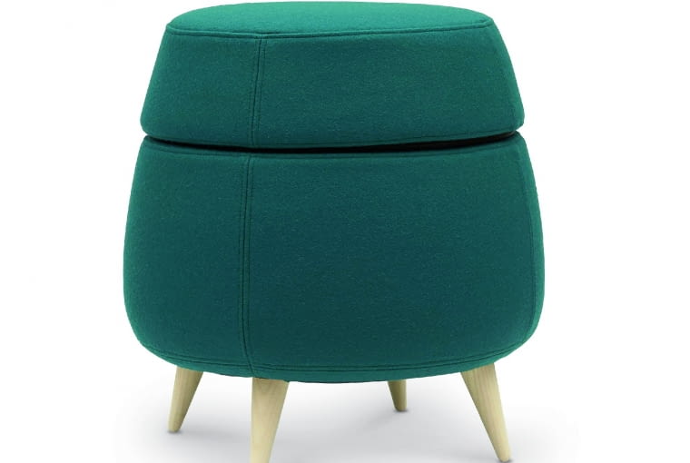 Pod - Puf kontener. Wygodny i praktyczny. Otwierane siedzisko może służyć jako schowek. 1850 zł, Softline/Akademia Architektury