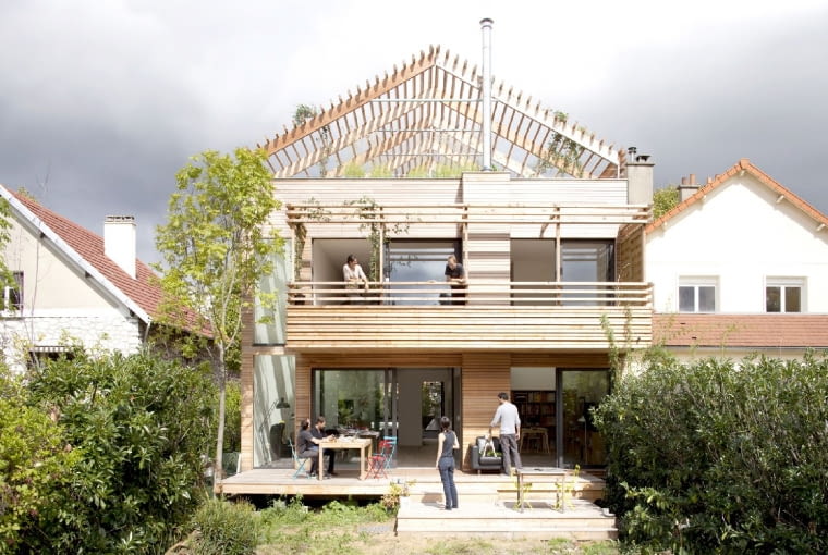 prefabrykowany dom drewniany, dom nowoczesny, taras, balkon, schody na taras