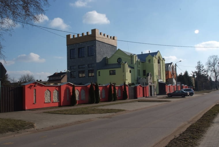 Kolorowa zabudowa Rybna (woj. warmińsko-mazurskie)