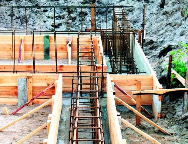 Do przygotowania zarówno chudego betonu, jak i piasku stabilizowanego cementem należy użyć wyłącznie spoiwa dobrej jakości. Do przygotowania zarówno chudego betonu, jak i piasku stabilizowanego cementem należy użyć wyłącznie spoiwa dobrej jakości.