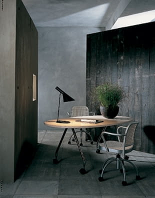 Lampka AJ Table, proj. Arne Jacobsen, Louis Poulsen Lampka AJ Table, proj. Arne Jacobsen, Louis Poulsen