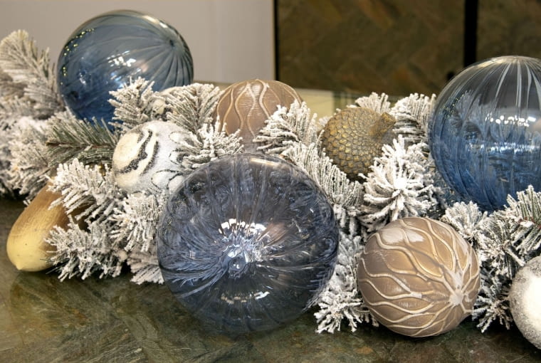 Bombka 10 cm tłoczona Bombka 10 cm tłoczona