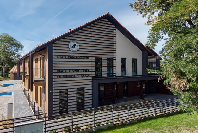 Nowoczesny budynek biurowy przygotowany dla Lasów Państwowych w Oleśnicy Nowoczesny budynek biurowy przygotowany dla Lasów Państwowych w Oleśnicy