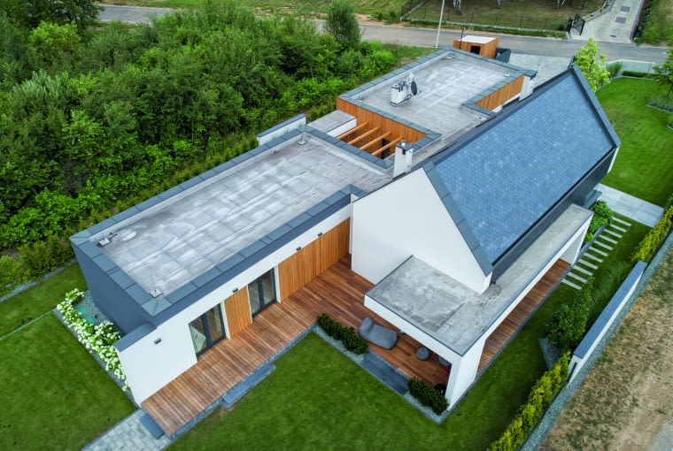 Lokalizacja: Konopiska Inwestor: prywatny Powierzchnia użytkowa: 240,85 m2 Powierzchnia zabudowy: 308,98 m2 Projekt: 2013 Realizacja: 2018 Lokalizacja: Konopiska Inwestor: prywatny Powierzchnia użytkowa: 240,85 m2 Powierzchnia zabudowy: 308,98 m2 Projekt: 2013 Realizacja: 2018