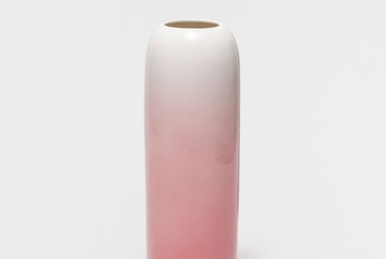 ZARA Home: cieniowany różowy wazon. Cena: 89,90 zł. ZARA Home, walentynki, prezent, pomysł na prezent