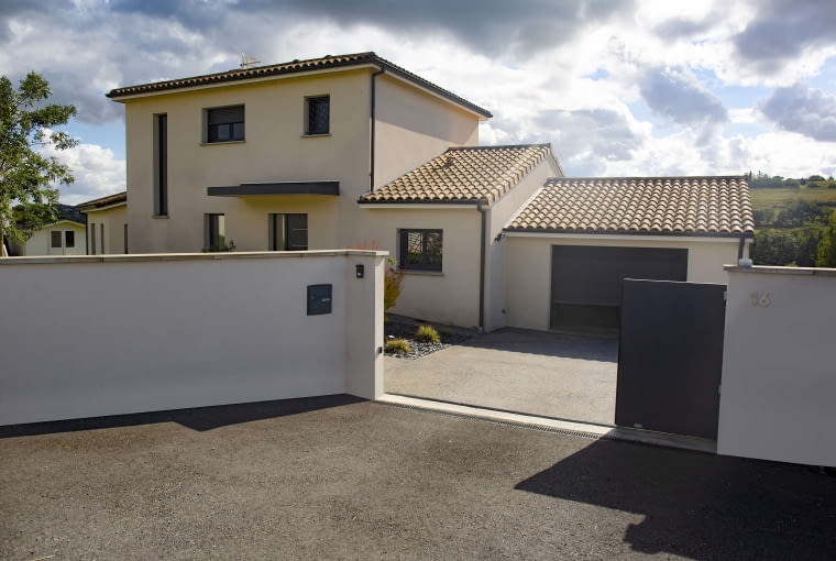 Nowoczesne napędy do automatyzacji bram od Somfy Nowoczesne napędy do automatyzacji bram od Somfy