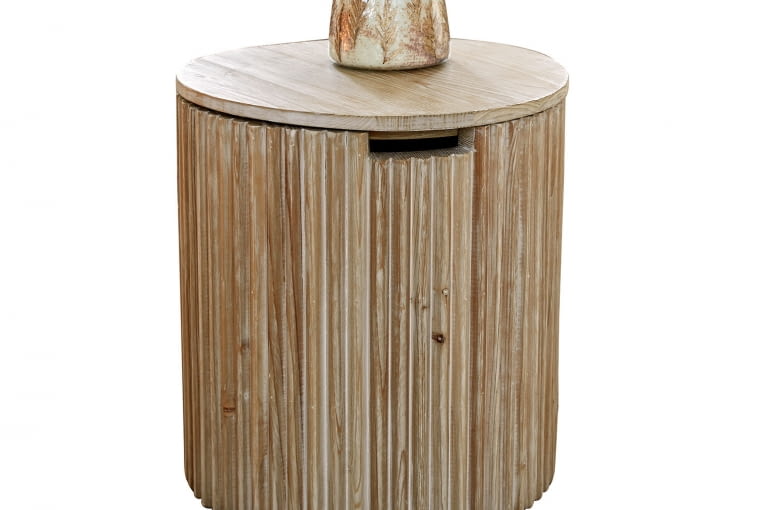 Stolik Saintouré, drewno, 40 x 42 cm, 1369 zł, loberon.pl Stolik Saintouré, drewno, 40 x 42 cm, 1369 zł, loberon.pl