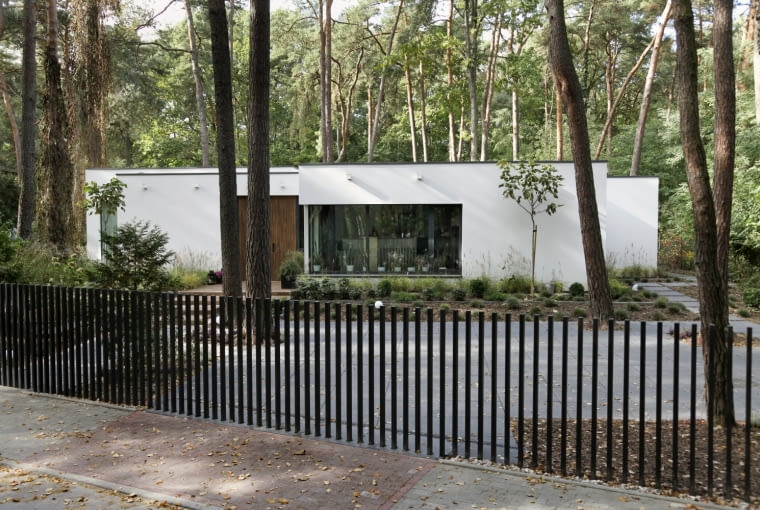 Leśny dom pod Warszawą, projekt: Rubik Architekci FancyFence
