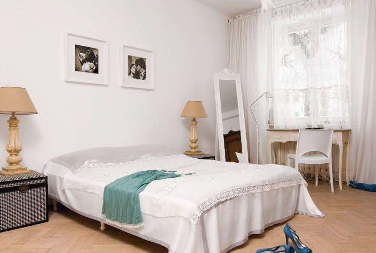 UWAGA ! PONOWNA PUBLIKACJA WYLACZNIE ZA ZGODA WLASCICIELI WARSZAWA , WNETRZA , POKOJ - SYPIALNIA STYLIZACJA IZABELA SKORUPKA FOT. MONIKA LEWANDOWSKA / PHOTOTAPETA PUBLIKACJA CZTERY KATY NR 7 (237) - 7 2011