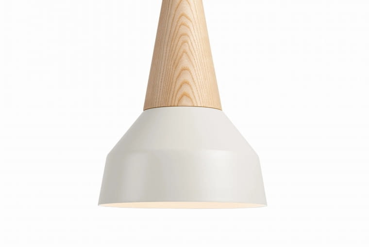 Lampa Eikon Basic (Schneid), stal, dąb, śr. 26 cm, 2025,10 zł, anotherdesign.pl