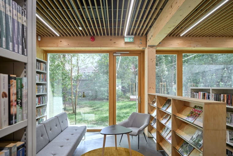 Biblioteka na warszawskiej Białołęce, przy ulicy Kłosowej 6A. Proj. AMBIENT