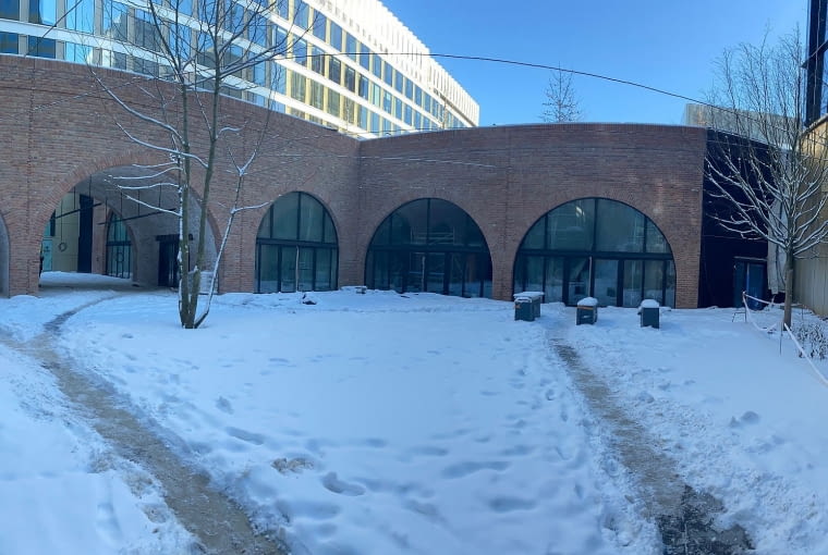 Food Hall Browary na terenie Browarów Warszawskich Food Hall Browary na terenie Browarów Warszawskich