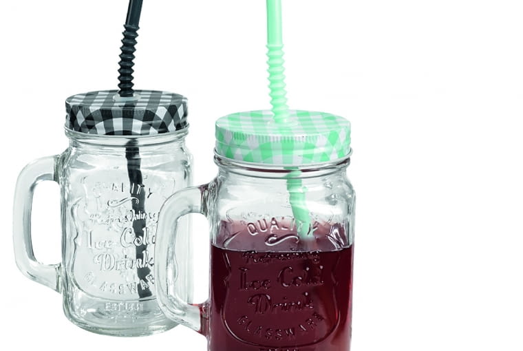 Kubek Krusflue/JYSK Wygodny, estetyczny, z pokrywką; dostępny w różnych wersjach kolorystycznych. Cena: 8,95 zł/szt., www.jysk.pl