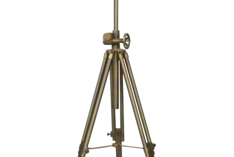 W stylu tego wnętrza: lampa na trójnogu TRIPOD SEVILLE, wys. 150 cm, 999 zł, lampy-sklep.pl