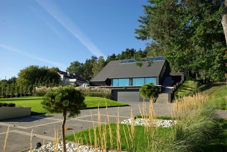 Dom na skarpie w Płocku. Proj. MAG Architekci Marcin Grzyb Dom na skarpie w Płocku. Proj. MAG Architekci Marcin Grzyb