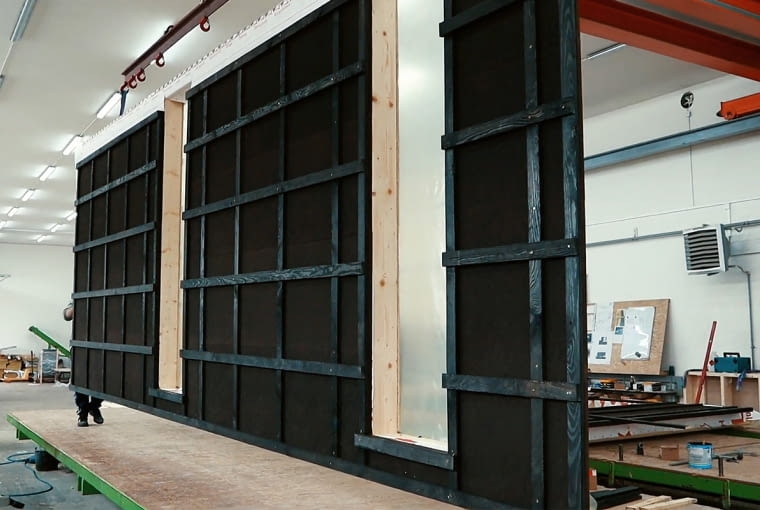 Prefabrykacja elementów budynku w zakładzie produkcyjnym Prefabrykacja elementów budynku w zakładzie produkcyjnym