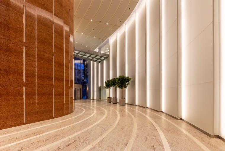 Mennica Legacy Tower w Warszawie - lobby główne Mennica Legacy Tower w Warszawie - lobby główne