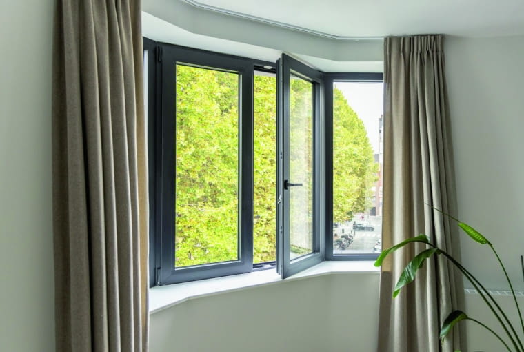 Coraz częściej stolarka to mocny akcent wizualny, który podkreśla charakter domowych wnętrz