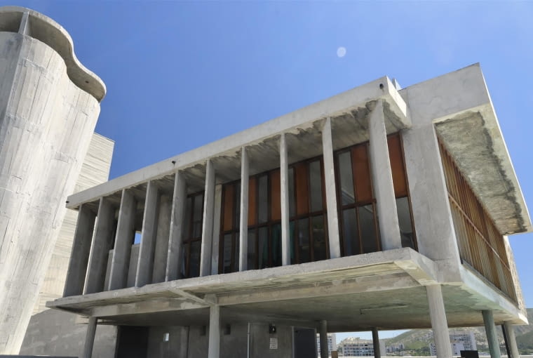 Jednostka Marsylska, proj. Le Corbusier - świetlica i południowy komin wentylacyjny