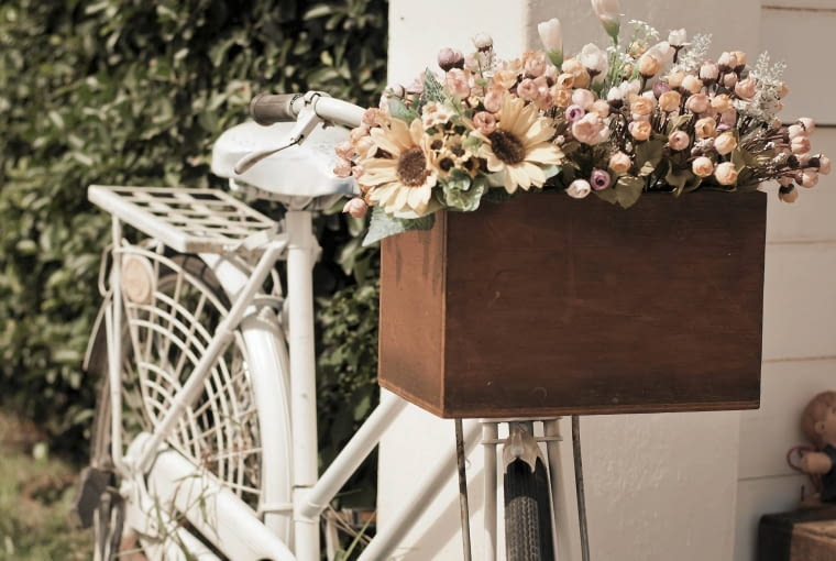 Doniczka w kształcie kubika z Cor-Tenu.