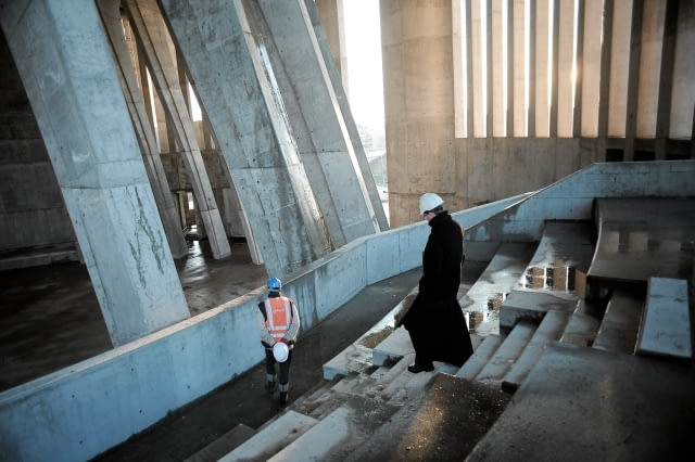 Budowa Świątyni Opatrzności 18.11.2009 WARSZAWA , WNETRZE SWIATYNI OPATRZNOSCI BOZEJ W WILANOWIE .