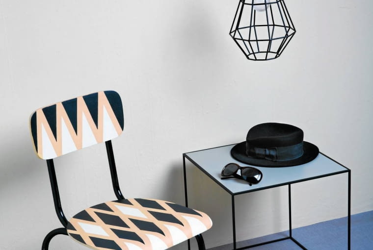 Zrób to sam - malowanie farbami kredowymi 19.06.2015 , Warszawa , wnetrza , zrob to sam , temat krzeslo , sesja dla : Cztery Katy , stylizacja Joanna Plachecka . Fot. Michal Mutor SLOWA KLUCZOWE: WNETRZA