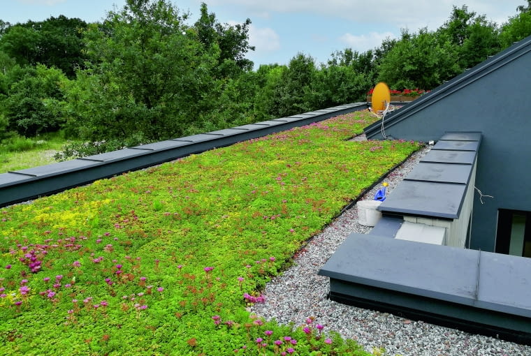 Zastosowanie stropodachu odwróconego daje większe możliwości wykorzystania jego powierzchni