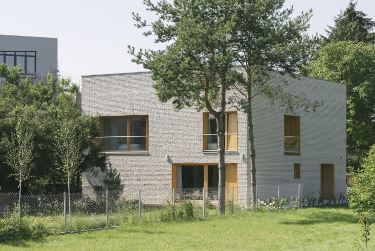 Jednorodzinny dom w Warszawie o powierzchni 265 mkw. Projekt: MFRMGR ARCHITEKCI: Marta Frejda, Michał Gratkowski, Waldemar Nowicki, Jarosław Urbański