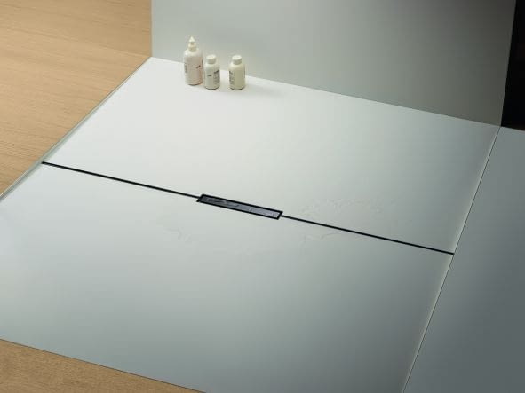 Dzisiejsze łazienki są otwarte, indywidualne i nowoczesne w najdrobniejszym detalu. Odpływ liniowy o minimalistycznym wzornictwie, ze stali nierdzewnej, pasuje do każdej takiej łazienki